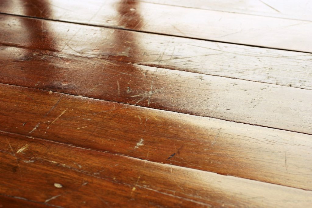 Vitrifier un parquet ancien